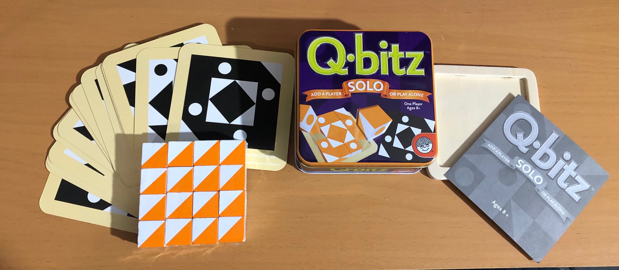 Q-bitz (solo orange) – The Unboxinating! – U-Con Gaming Convention
